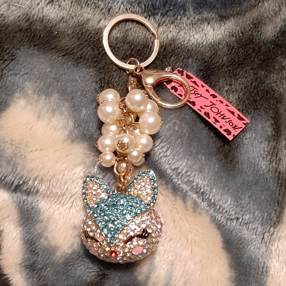 Betsey Johnson rhinestone cat key chain